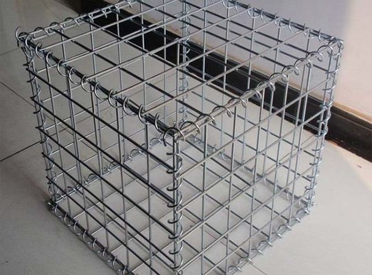 6.0 मिमी 50x70 मिमी जस्ती गेबियन बास्केट बुनाई और वेल्डिंग प्रक्रिया