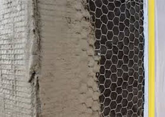 छत और दीवार को मजबूत करने के लिए स्टुको मेश के रूप में इस्तेमाल की जाने वाली हेक्सागोनल वायर मेश