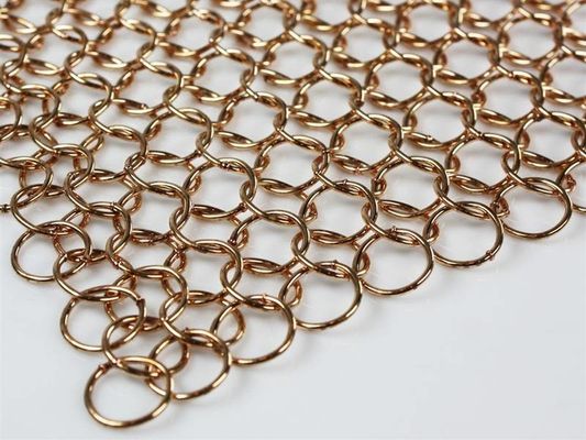 धातु के पर्दे - विभिन्न स्टाइल विकल्प, बालकनियों और पर्दों, छतों, स्पेस डिवाइडर के लिए फैशनेबल और कार्यात्मक