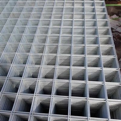 उच्च तन्यता शक्ति 1 2 पीवीसी लेपित वेल्डेड वायर मेष मोटाई 0.5mm